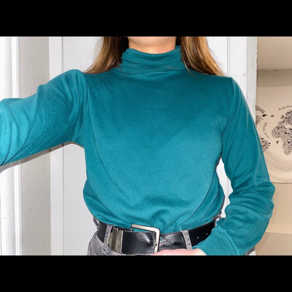 Vintage turtleneck top in forest green (: